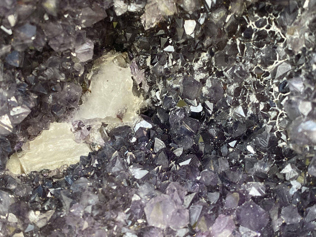 Amethyst Geode "GLORIOUS HEALING MIRACLE" 11.00 Agate Rim High Quality NS-119
