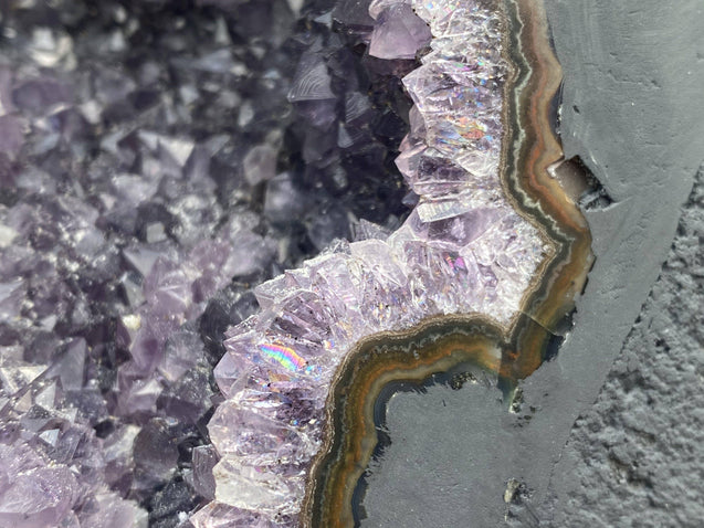 Amethyst Geode "GLORIOUS HEALING MIRACLE" 11.00 Agate Rim High Quality NS-119