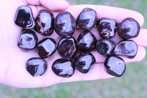 Garnet HEALTHY POSITIVITY UPLIFTING Healing Gemstone